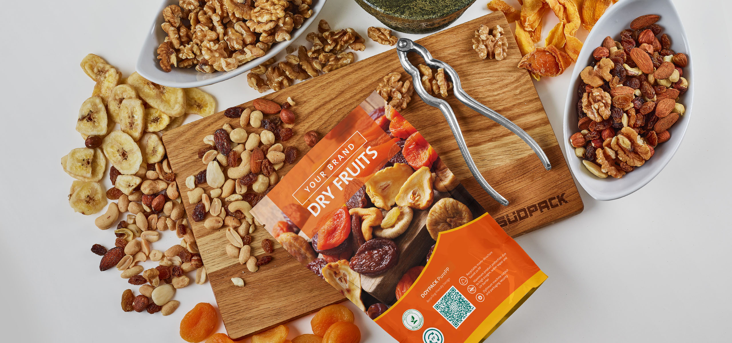 Doypack packaging with dried fruits